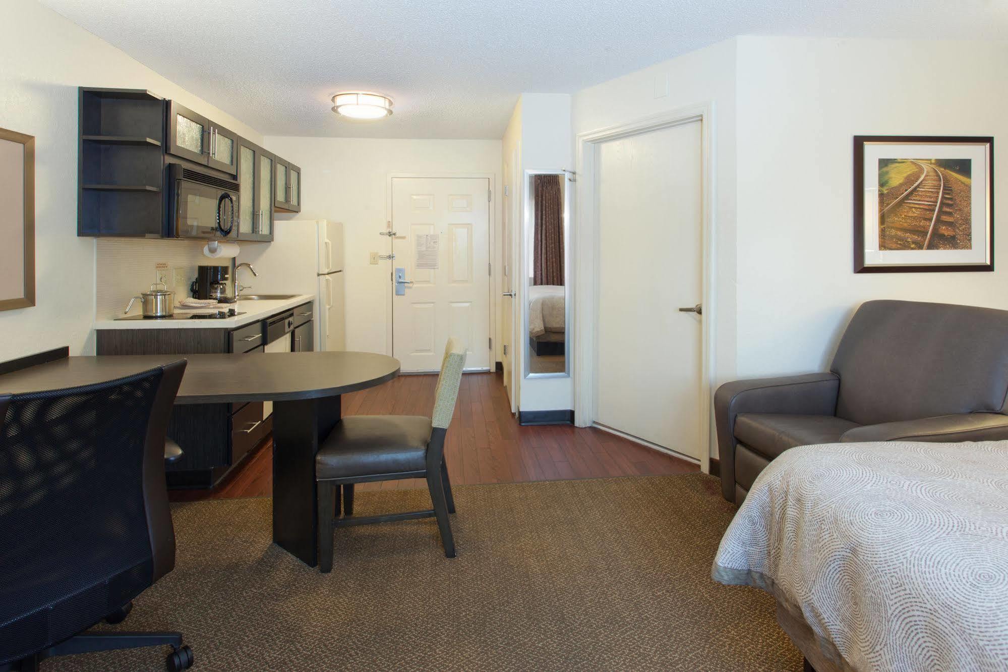 Sonesta Simply Suites Columbus Airport Gahanna Extérieur photo